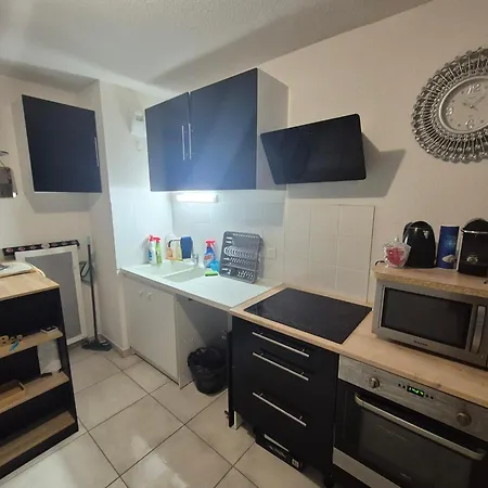 Bella Vista Apartment *